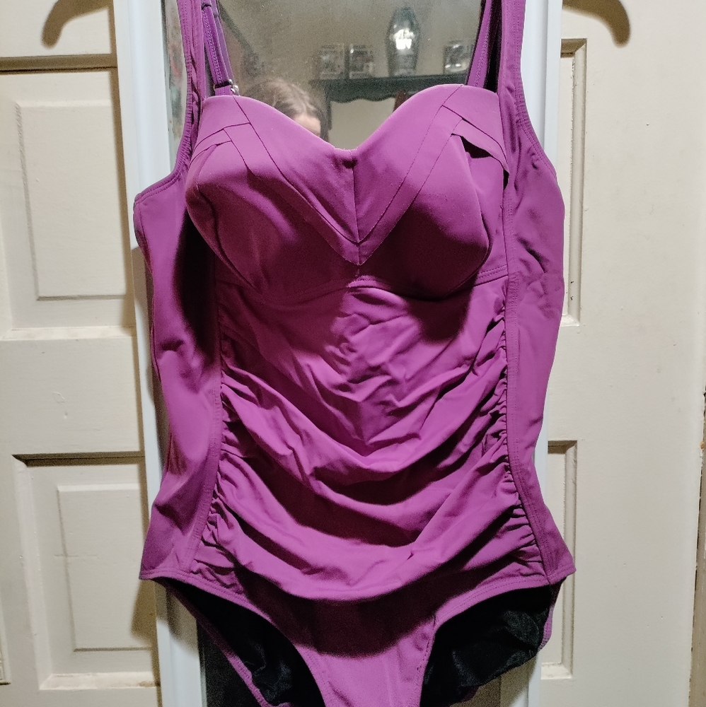 New Jaclyn Smith one piece swimsuit